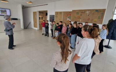 Učenici 3.b OŠ Čazma posjetili su gostujuću izložbu Muzeja grada Koprivnice