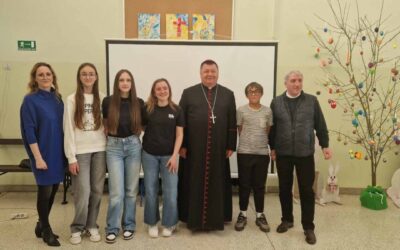 Učenici naše škole Iva Dianić (8.c), Mateo Ritinger (8.c), Marija Novaković (7.c) i Diva Ravlić (6.b) osvojili su prvo mjesto na Vjeronaučnoj olimpijadi te će predstavljati našu Biskupiju na državnoj razini natjecanja